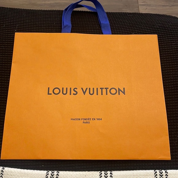 Louis Vuitton Handbags - Louis Vuitton shopping bag